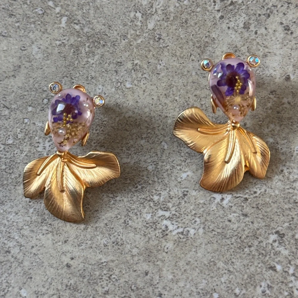 ๐4/$30 New Gold and Purple Floral Earrings - Picture 1 of 3